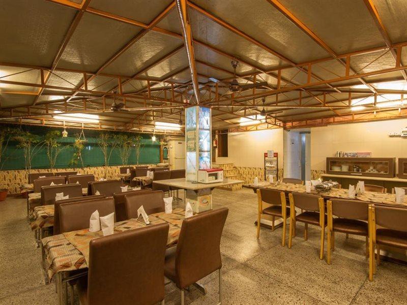 Hotel Grand Park Inn Дели Экстерьер фото